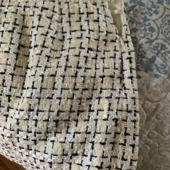 INC beige and black skirt - Picture 4 of 5